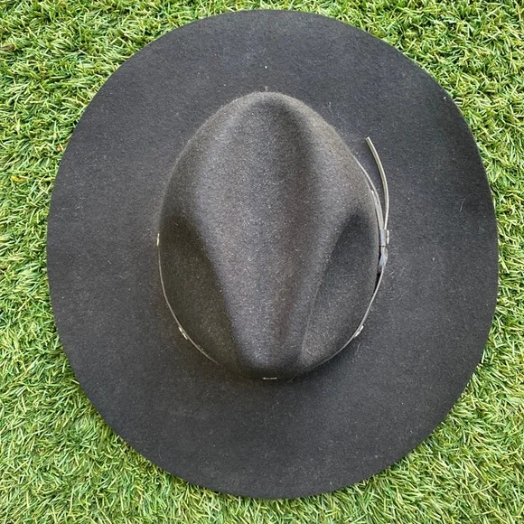 LHC Brands “Hearts” 100% Wool Hat - Picture 2 of 12